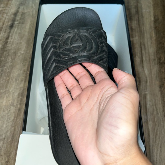Gucci slides size 9 - Picture 3 of 3